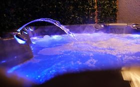 Jacuzzi Love Luxury Boutique (Adults Only)